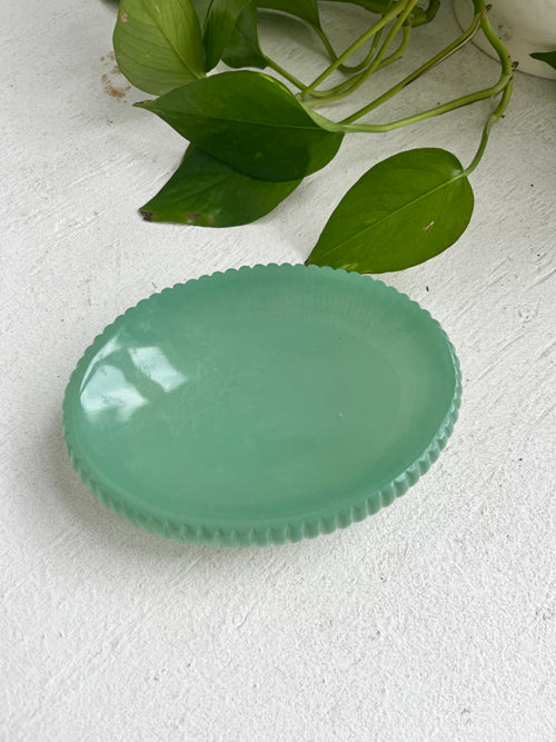 Pretty Vintage green soap dish