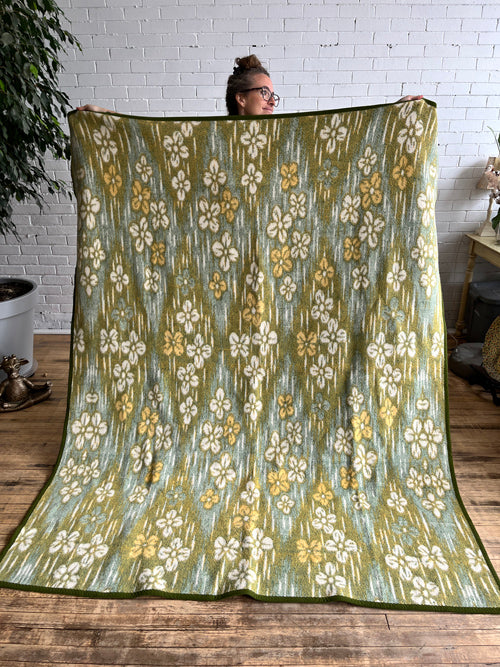 Pre-Loved Reversible Vintage Blanket 